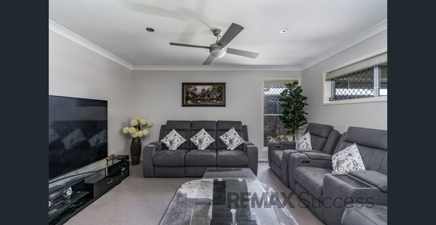Spacious Modern Living in the Heart of Kearneys Spring - Photo 1