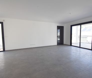 Location Maison 4 pièces 101m² ST DENIS 97490 - Photo 1