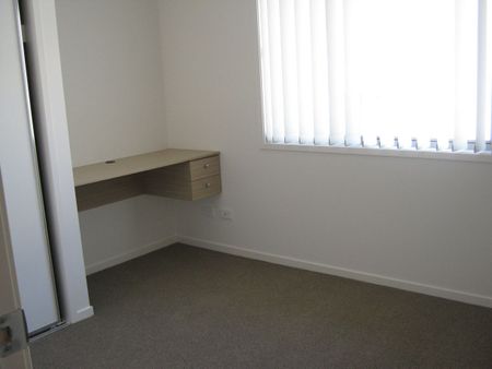 3 BEDROOMS! NEAR NORTH LAKES! - Photo 3