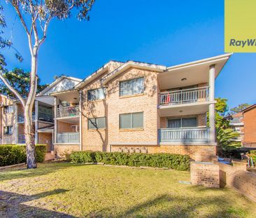 Immaculately Presented Unit in Prime Location - Photo 2