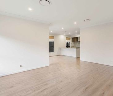 Modern & Sophisticated Family Home - Photo 1