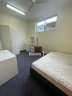 FURNISHED ROOMS FROM $200.00 p/week - Photo 1