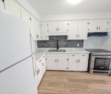 Cozy 5 Bedroom Townhouse in Thorold! - Photo 5