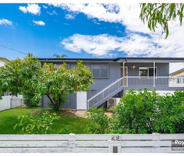 Charming Family Home at 29 Locke Street, Kawana - Photo 1