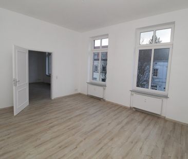 Geräumige 5 Zimmerwohnung inkl. Tageslichtbad mit Badewanne+ Vinylb... - Photo 1