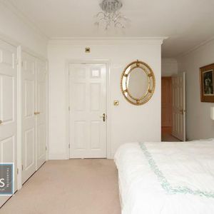 2 bedroom penthouse to rent - Photo 3