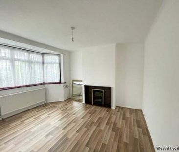 3 bedroom property to rent in Romford - Photo 1