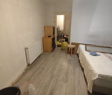 Studio Flat, Francis Road, E10 - Photo 1