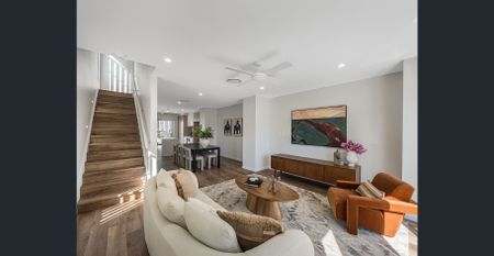 Modern 3-Bedroom Townhouse in Rochedale - Photo 2