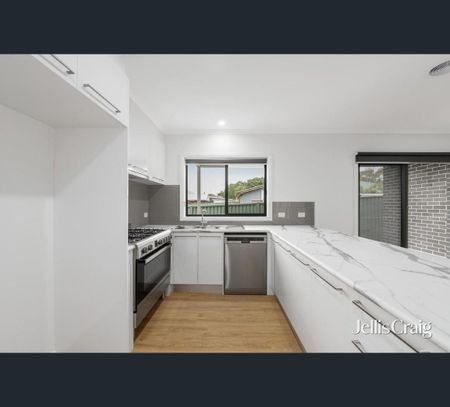 2/304 York Street, Ballarat East, Vic 3350 - Photo 4