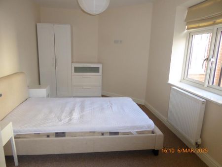 1 bedroom ground floor flat to rent - Photo 3
