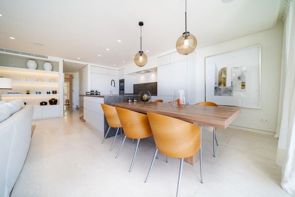 Luxury penthouse for rent in Marbella, Andalusia - Photo 1