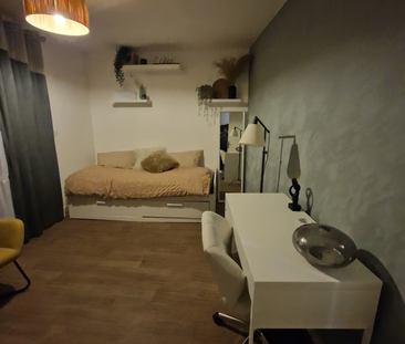 1 bedroom in a flat share to rent - Photo 1