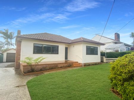 Spacious Family Home - Photo 3