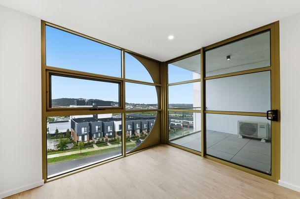 Modern Living in Boulevard! - Photo 1