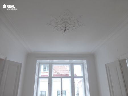 Nahe Stephansplatz - ERSTBEZUG ab 15.1.2026 - erstklassig sanierte Altbauwohnung mit kleiner Loggia im Jahrhundertwendehaus - Photo 2