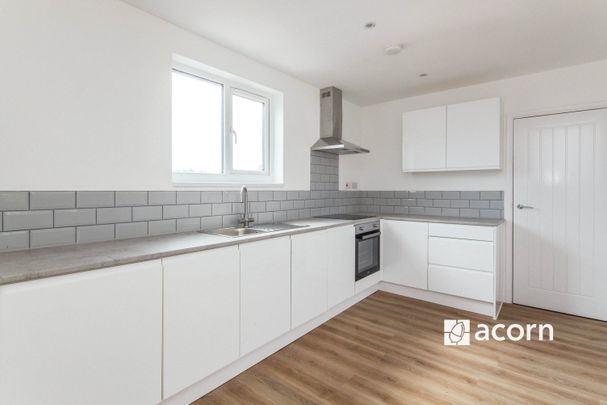 Flat to rent - Worsley Bridge Road, London, SE26 - Photo 1