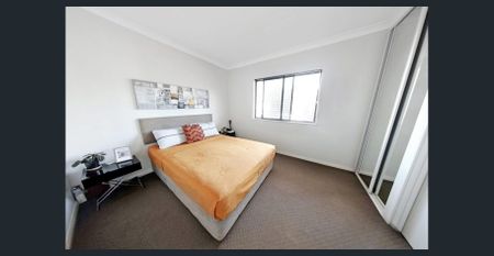 2 Bedroom in Northbridge - Photo 2