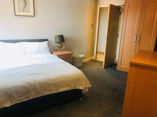 2 Bed Flat, Waterloo Street, LS10 - Photo 1