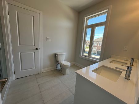 For Lease - 6 La Reine Avenue, Richmond Hill, Ontario - Photo 5