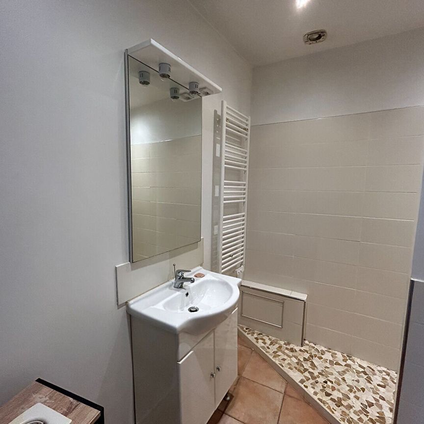 A LOUER - AIX EN PROVENCE - BEL APPARTEMENT DE TYPE 2 MEUBLE - Photo 1