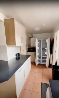 Shared Flat (bed room) - Photo 1