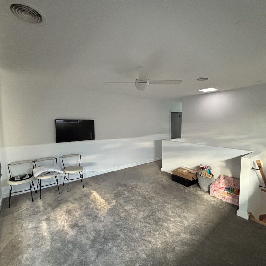 Beautiful home in great location - Photo 1