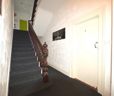 11 bedroom flat to rent - Photo 2