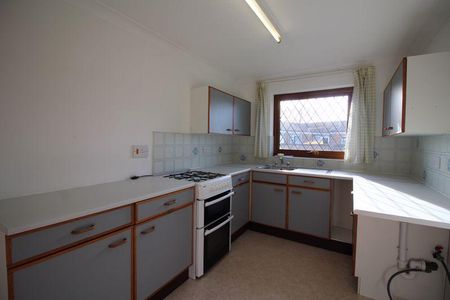 3 bedroom bungalow to rent - Photo 2