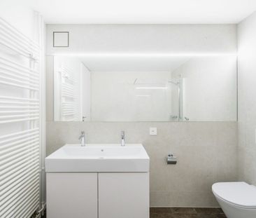 Beautiful recently renovated 4.5 room apartment - Photo 2