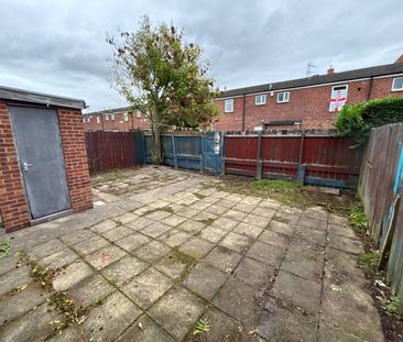 3 bedroom terraced house to rent - Photo 6