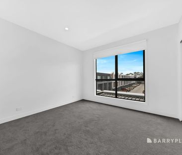 stylish three-bedroom townhouse - Photo 3