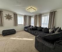4 bedroom semi-detached house to rent - Photo 1