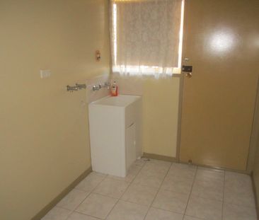 Large 3 Bedroom Unit - Photo 5