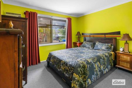 Serene Garden Oasis - Photo 5