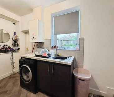 3 bedroom end of terrace house to rent - Photo 5