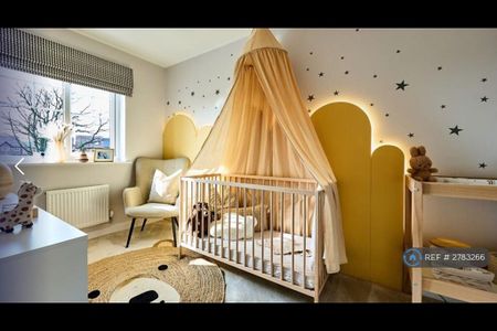 3 bedroom semi-detached house to rent - Photo 2