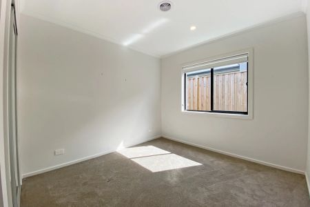 STUNNING FAMILY HOME - Photo 4