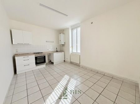 Location Appartement 3 pièces 87m² ROANNE 42300 - Photo 3