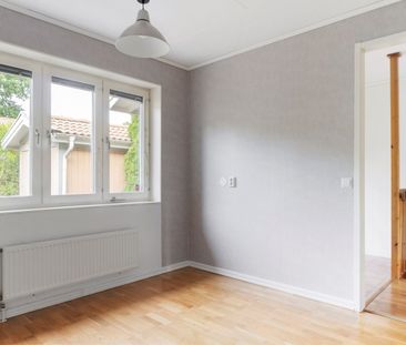 Vreta backe, Tumba - Photo 2