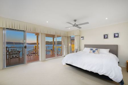 North-Facing Waterfront Retreat with Private Jetty - Photo 4