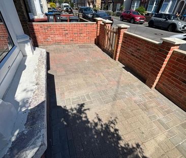 3 Bed Semi-Detached House, Vicarage Road, CR0 - Photo 6