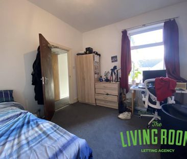 3 bedroom apartment to rent - Photo 3
