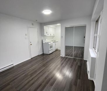 LEASE TRANSFER - STUDIO - 5 MINS FROM JEAN TALON METRO - ALL UTILIT... - Photo 1