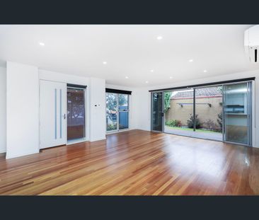 1/178 Blackshaws Road, South Kingsville, Vic 3015 - Photo 3