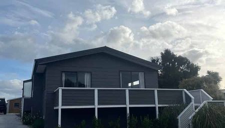 Large Family Home - Photo 2