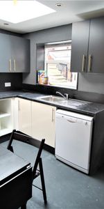 5 bedroom terraced house to rent - Photo 3