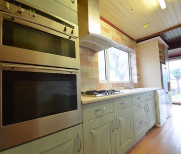 4 bedroom Semi-detached house to rent - Photo 2