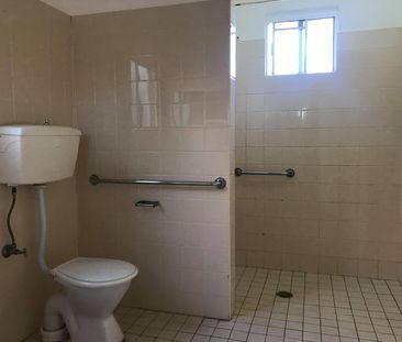 Neat & Tidy 2-3 Bedroom Home - Photo 4