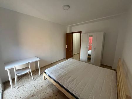 Carrer de Josep Benlliure, Valencia, Valencian Community 46011 - Photo 2